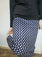 Load image into Gallery viewer, Size 12 - Trial Piece - Audrey Fitted - Blue and White Spots
